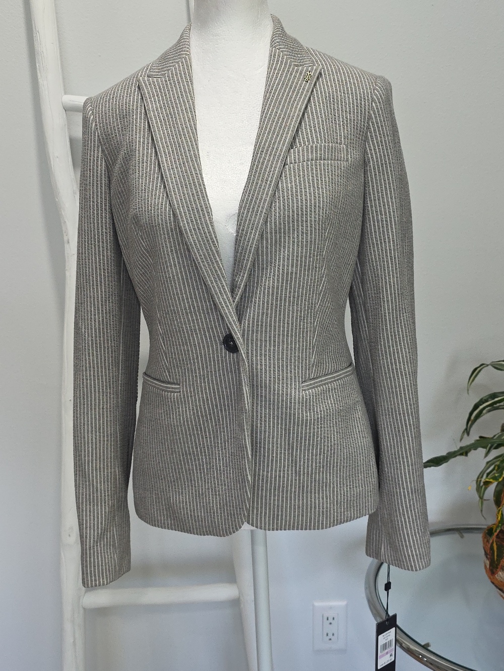 Tommy Hilfiger Women’s Gray Pinstripe Single-Button Blazer